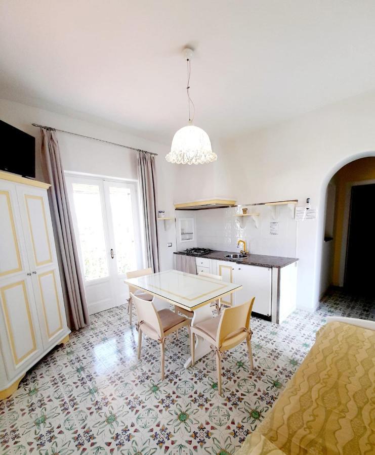 ليباري Hotel Residence Mendolita المظهر الخارجي الصورة