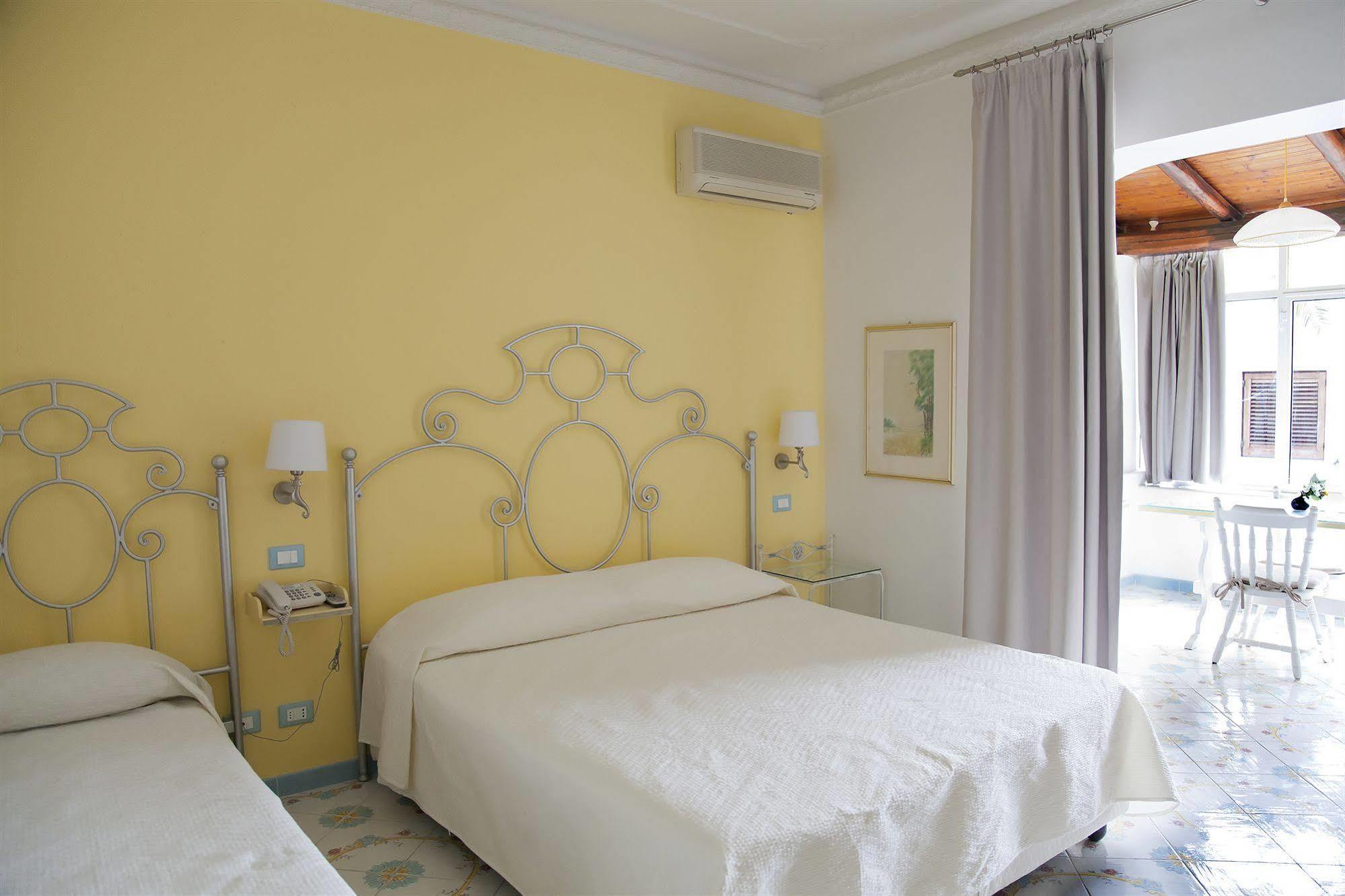 ليباري Hotel Residence Mendolita المظهر الخارجي الصورة